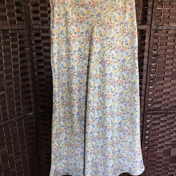 Silky Floral Midi Skirt - Picture 4 of 4